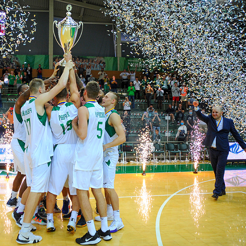 Прев'ю картинка для новини - Вітаємо, "Хімік" Южне!